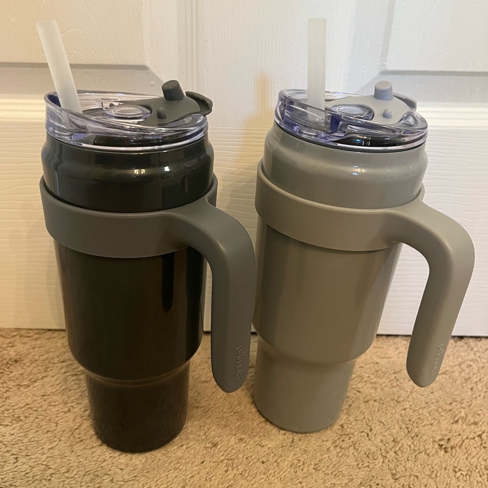 NWOT Primula set of (2) 40 ounce Tumblers with removable handles and straws.